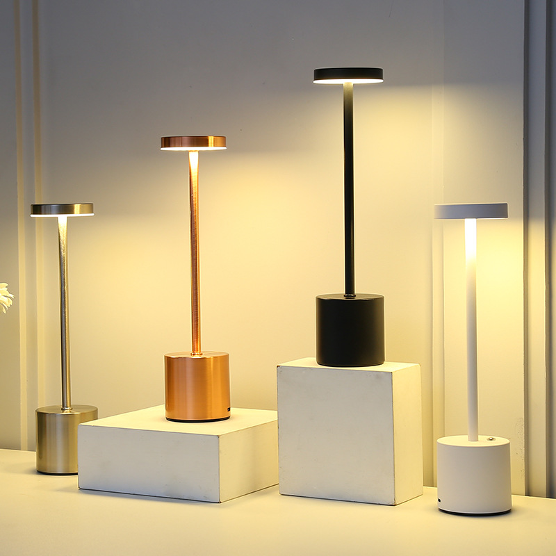 Lámpara LED de mesa de Metal t - Outdoor Lighting Art reseña y precio